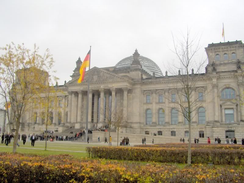 Reichstaglongview.jpg