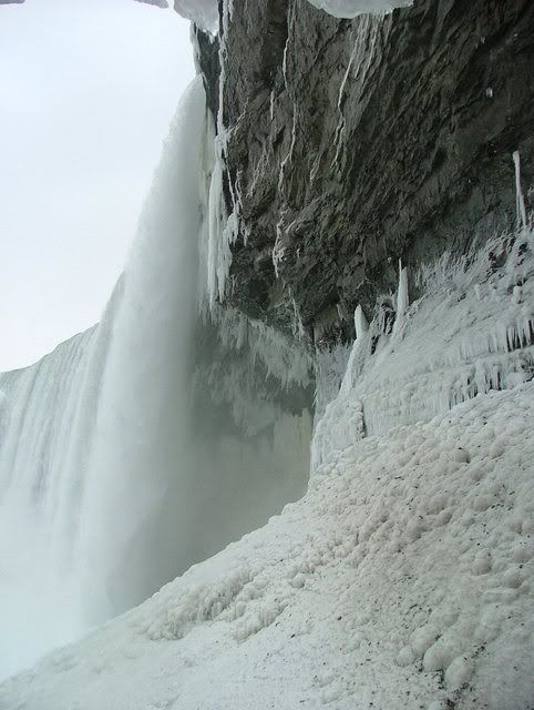 http://i22.photobucket.com/albums/b307/wnjmurphy/niagrafalls.jpg
