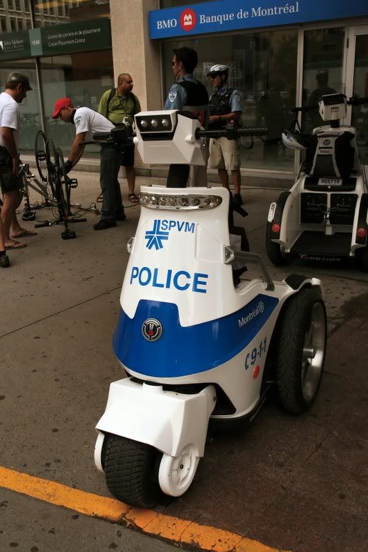 IMAGE: http://i22.photobucket.com/albums/b313/SRT101/Cars/IMG_8665.jpg