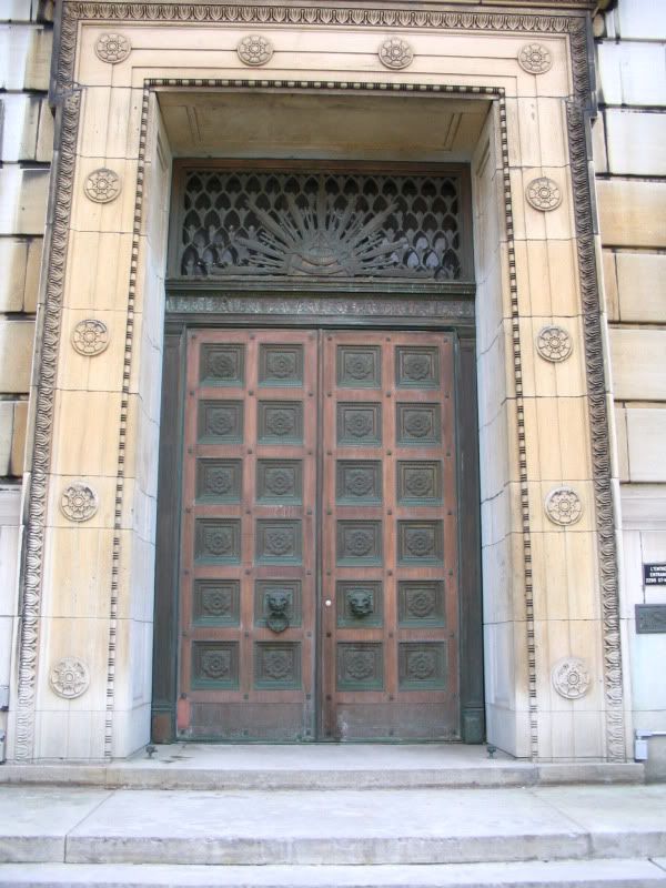 IMAGE: http://i22.photobucket.com/albums/b313/SRT101/Doors/IMG_2602.jpg