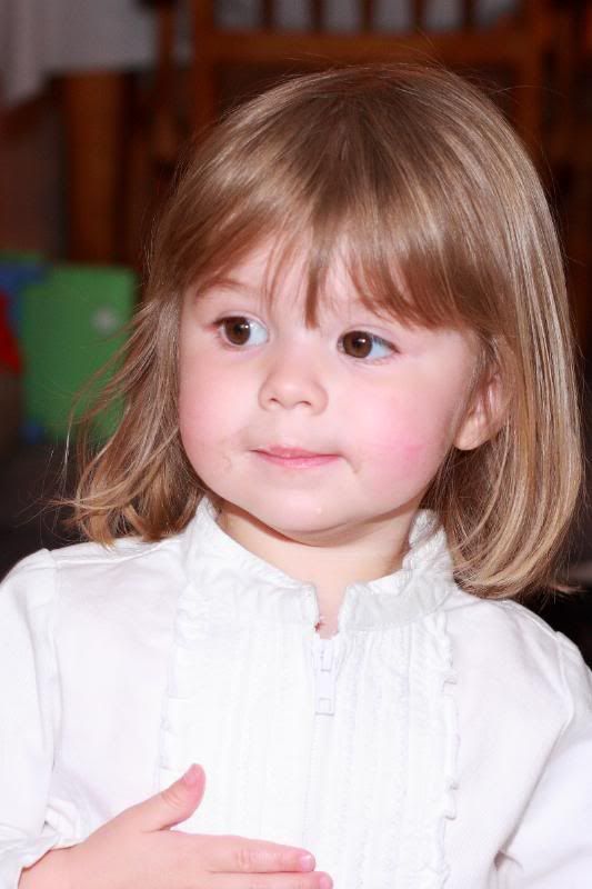 IMAGE: http://i22.photobucket.com/albums/b313/SRT101/Jazmine%20Easter%202009/IMG_0672.jpg