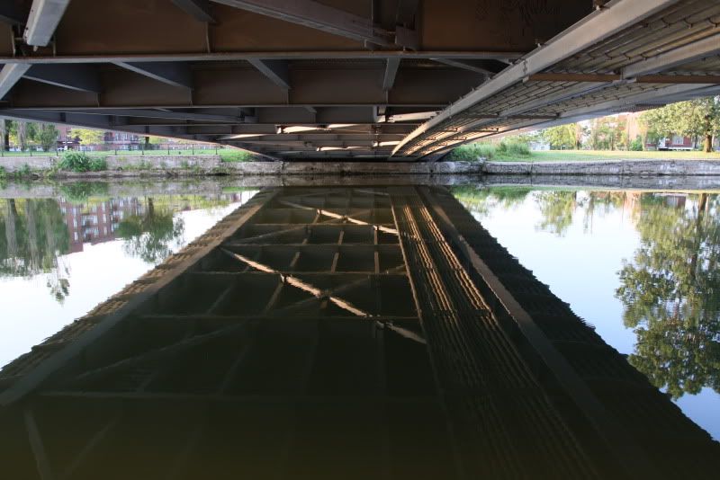 IMAGE: http://i22.photobucket.com/albums/b313/SRT101/Lachine%20Canal/IMG_6439.jpg