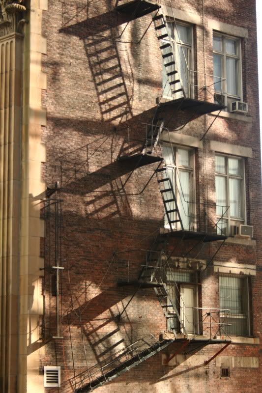 IMAGE: http://i22.photobucket.com/albums/b313/SRT101/Montreal/Shadows.jpg