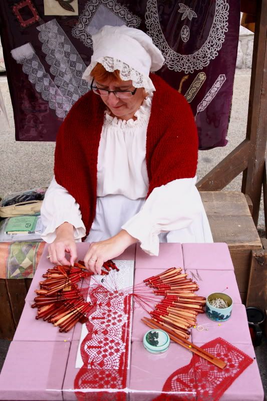 IMAGE: http://i22.photobucket.com/albums/b313/SRT101/Public%20Market%202010/MP201015.jpg