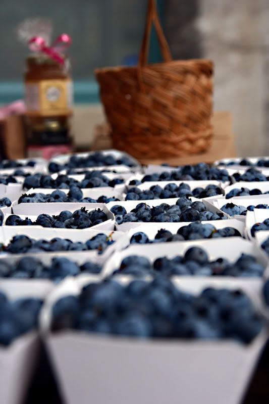 IMAGE: http://i22.photobucket.com/albums/b313/SRT101/Public%20Market/IMG_6135.jpg