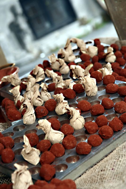 IMAGE: http://i22.photobucket.com/albums/b313/SRT101/Public%20Market/IMG_6141.jpg