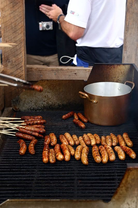 IMAGE: http://i22.photobucket.com/albums/b313/SRT101/Public%20Market/IMG_6239.jpg