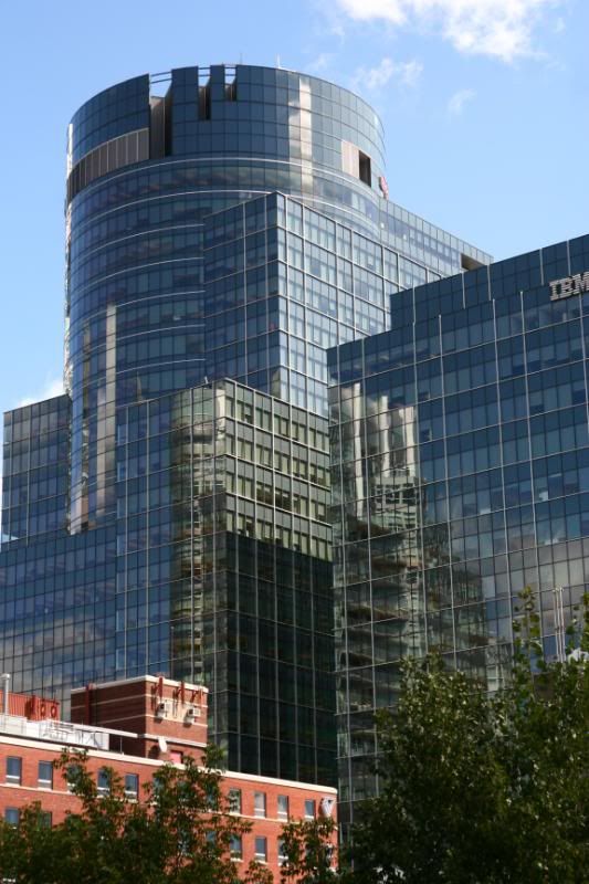 IMAGE: http://i22.photobucket.com/albums/b313/SRT101/Reflections/IMG_0031.jpg