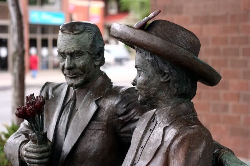 Thread....Do you have photos of STATUES?? Urban Life & Travel in