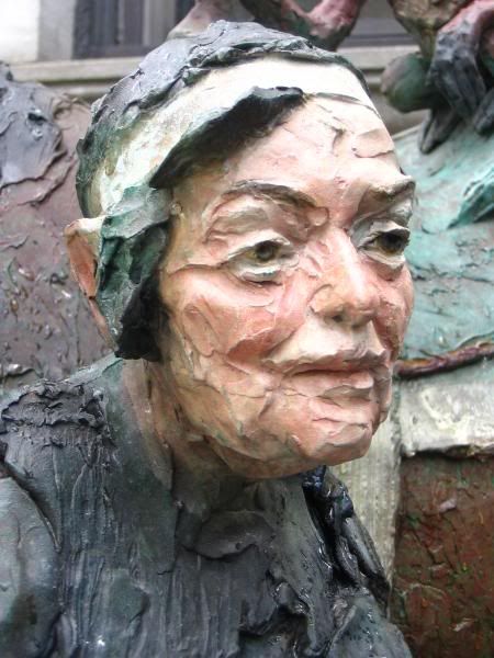 IMAGE: http://i22.photobucket.com/albums/b313/SRT101/Statues/IMG_1697.jpg