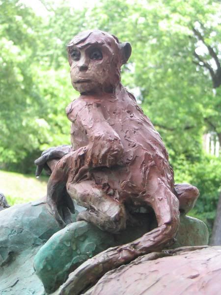 IMAGE: http://i22.photobucket.com/albums/b313/SRT101/Statues/IMG_1707.jpg