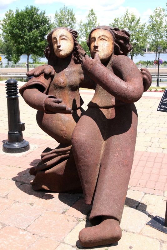 IMAGE: http://i22.photobucket.com/albums/b313/SRT101/Statues/IMG_8314-1.jpg