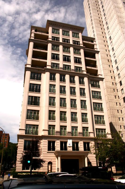 IMAGE: http://i22.photobucket.com/albums/b313/SRT101/Stone/IMG_0415-1.jpg