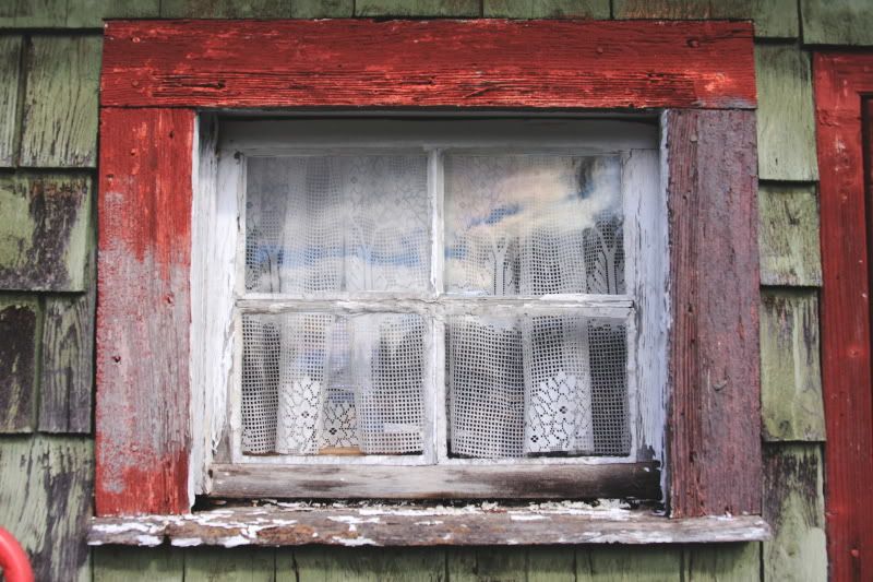 IMAGE: http://i22.photobucket.com/albums/b313/SRT101/Windows/IMG_8546-1.jpg