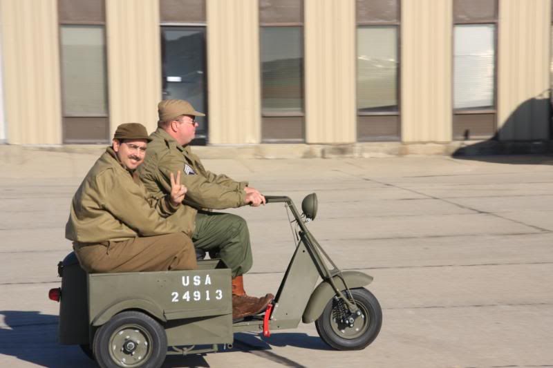 IMAGE: http://i22.photobucket.com/albums/b314/1953roadmaster/Victory%20Days%2008/IMG_2353-1.jpg