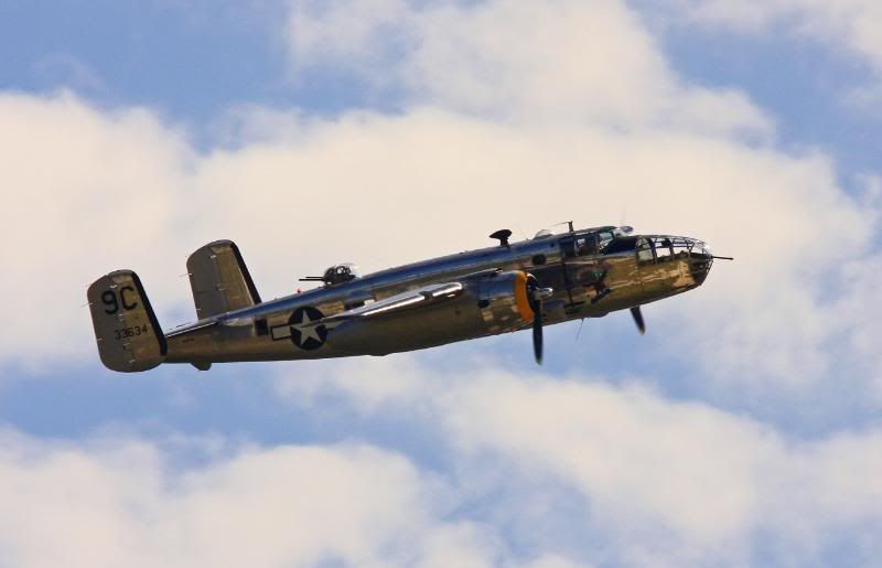 IMAGE: http://i22.photobucket.com/albums/b314/1953roadmaster/Victory%20Days%2008/IMG_2533-1.jpg