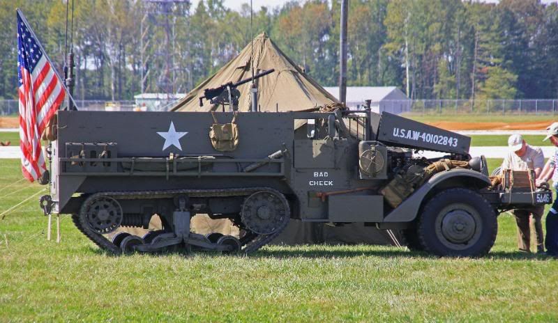 IMAGE: http://i22.photobucket.com/albums/b314/1953roadmaster/Victory%20Days%2008/IMG_2669-1.jpg