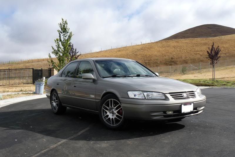 Toyota Camry 1998: Legenda Keandalan yang Tak Lekang Zaman