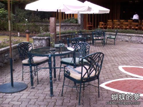 camp john hay: the manor's outdoor cafe