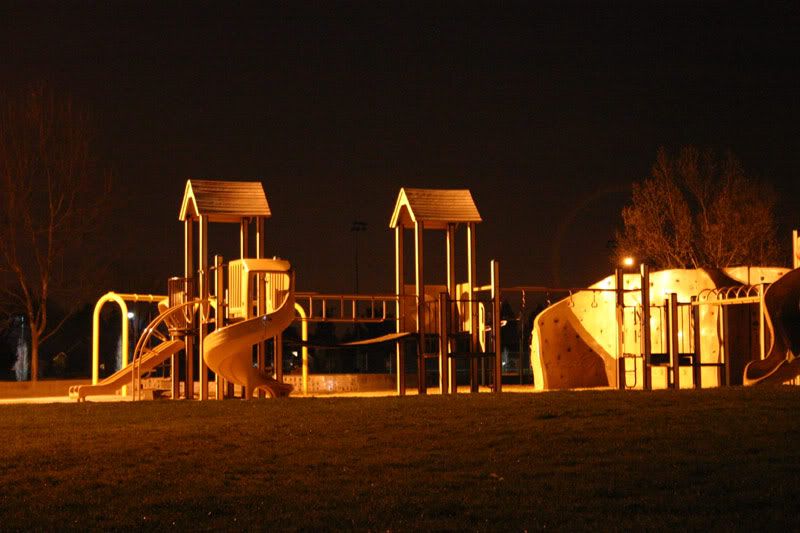 IMAGE: http://i22.photobucket.com/albums/b324/CaseyLawrence/park-forum.jpg