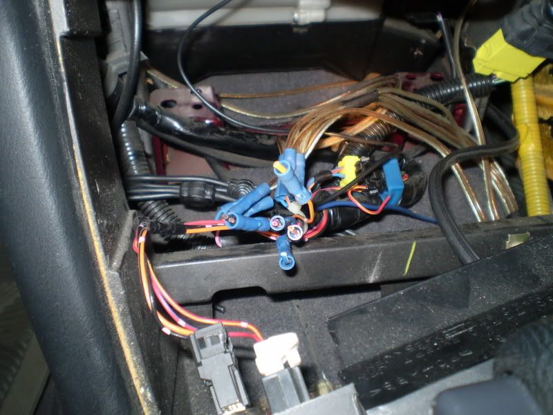 http://i22.photobucket.com/albums/b324/DarkSniper3D/240sx/wiring/P6060021.jpg