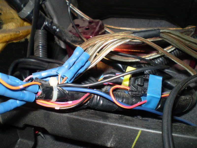 http://i22.photobucket.com/albums/b324/DarkSniper3D/240sx/wiring/P6060023.jpg