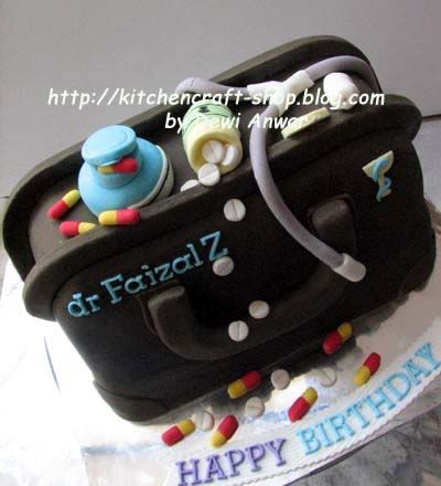 Doctors Bag Cake