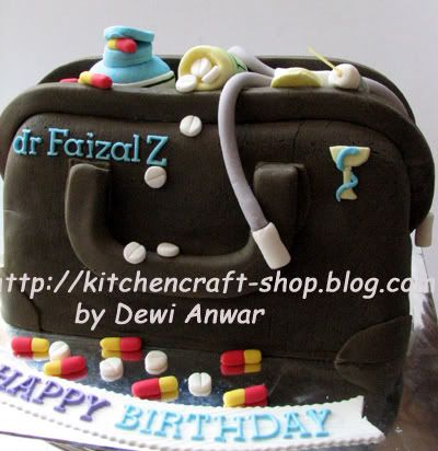 Doctors Bag Cake