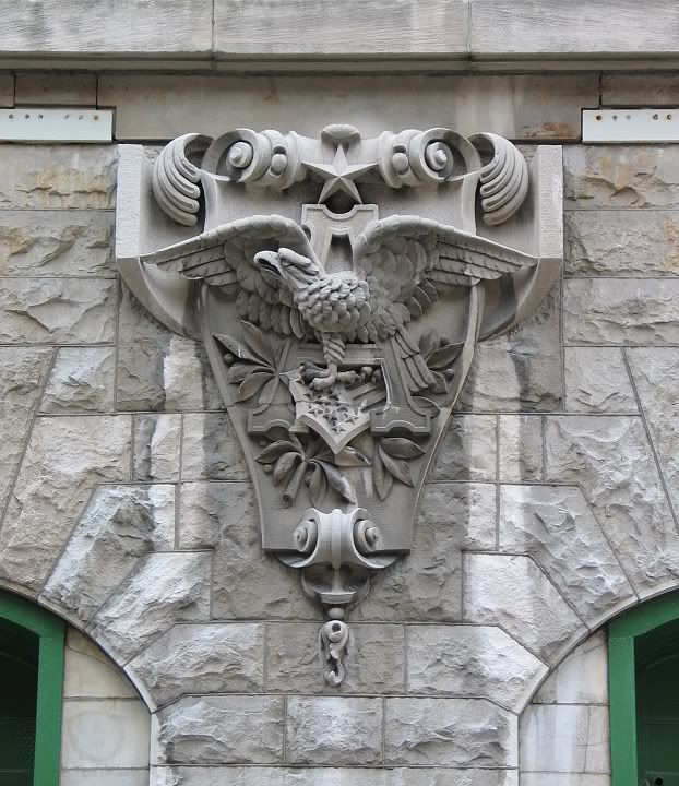 IMAGE: http://i22.photobucket.com/albums/b329/aquaticdesigns/Astatue.jpg