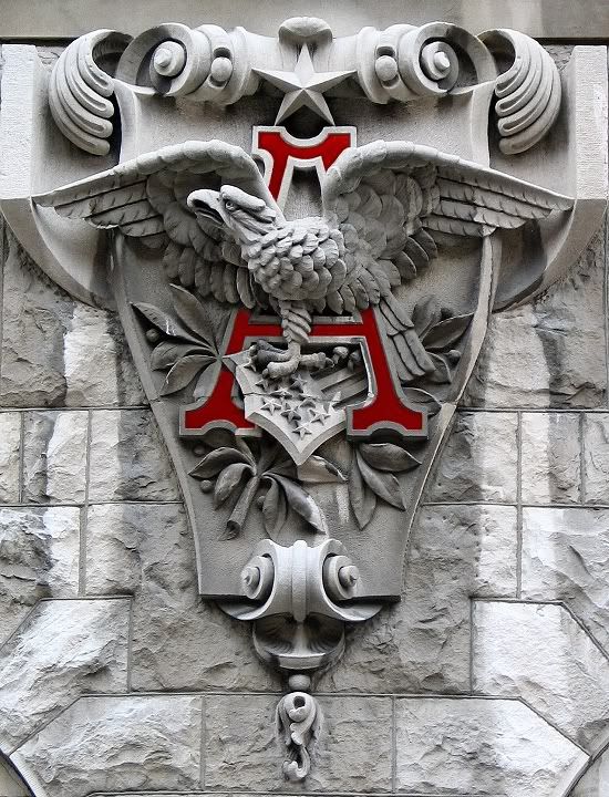 IMAGE: http://i22.photobucket.com/albums/b329/aquaticdesigns/Astatuepainted.jpg