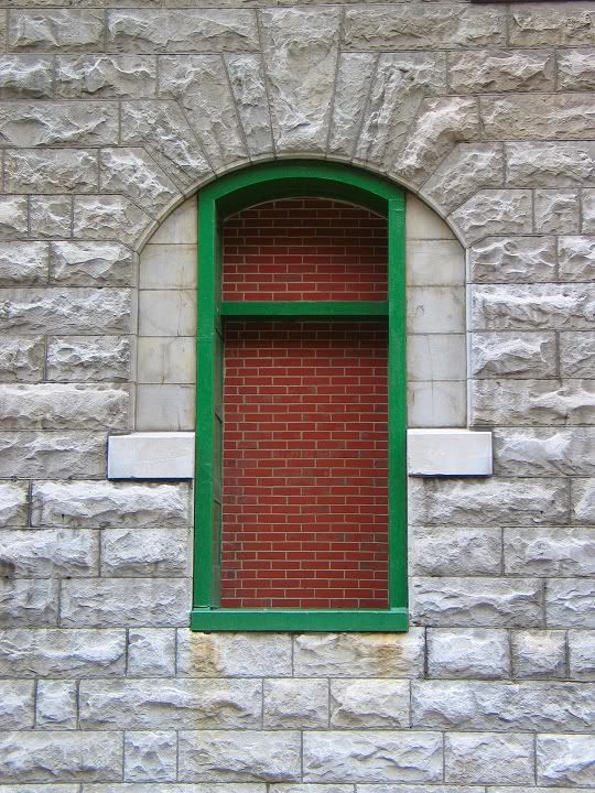 IMAGE: http://i22.photobucket.com/albums/b329/aquaticdesigns/window.jpg