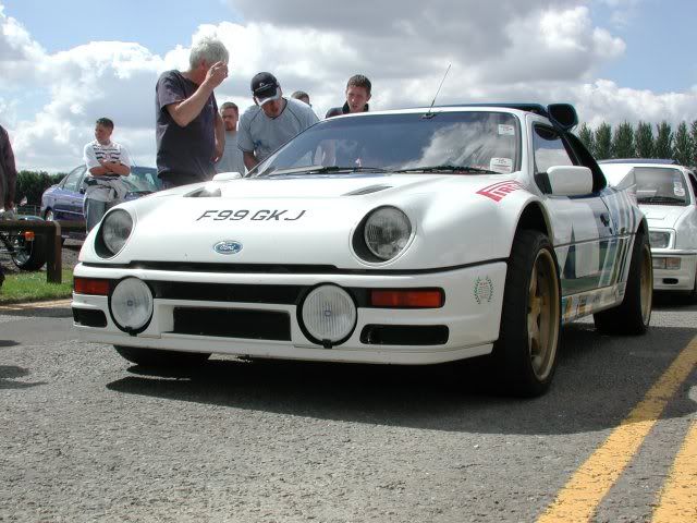 [img width=640 height=480]http://i22.photobucket.com/albums/b329/cos4x4/rs200evo1.jpg[/img]