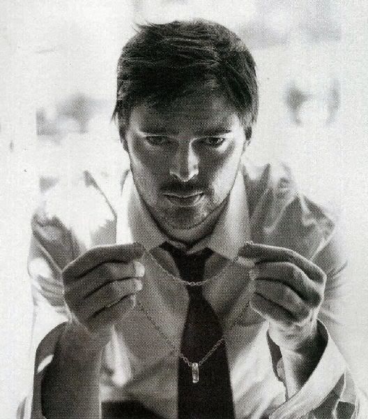 karl_urban_ring.jpg