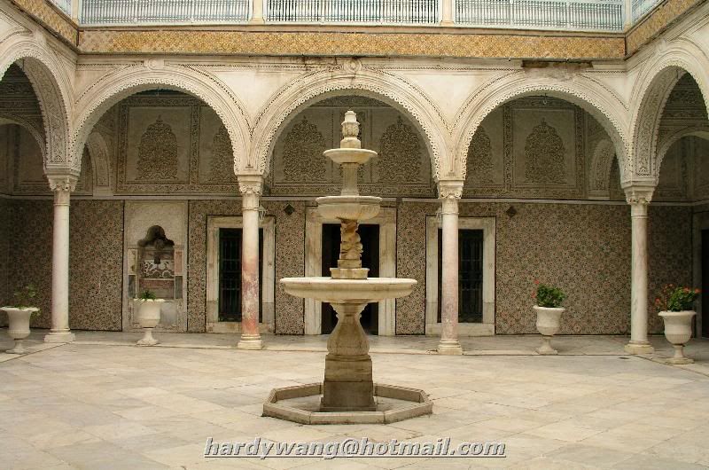 http://i22.photobucket.com/albums/b335/hardywang/Tunisia/Tunis/Medina/2nd_time_dar_ben_abdallah_museum_03.jpg