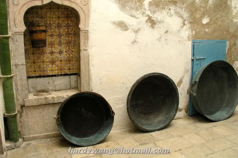 http://i22.photobucket.com/albums/b335/hardywang/Tunisia/Tunis/Medina/2nd_time_dar_ben_abdallah_museum_13.jpg