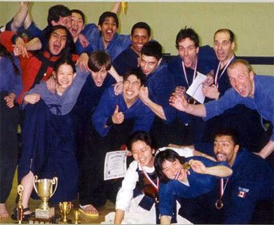 Image U of T Kendo champions 1999.