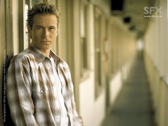 ConnorTrinneeragainstwall_1024x768.jpg