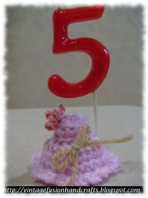 crocheted mini birthday cake Singapore crochet class