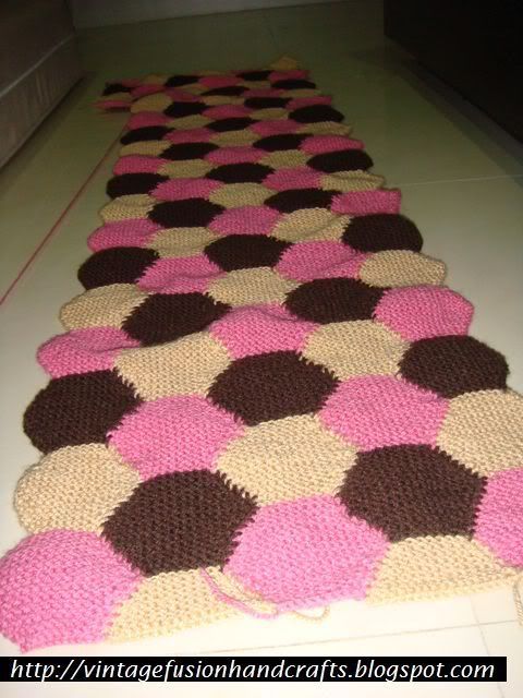 hexagon knitting table runner