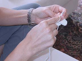 expat in Singapore learns to knit