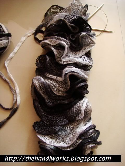 knitting ruffles scarf in singapore