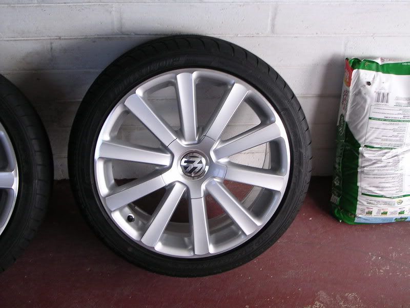 2008 R32 Rims and tires-US. | VW Vortex - Volkswagen Forum